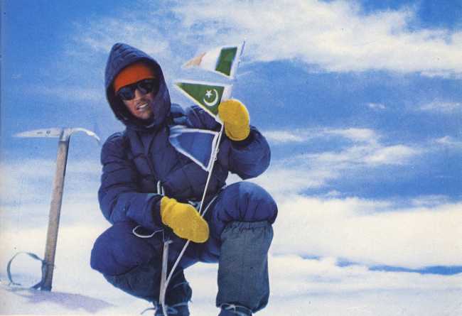 1280px Bonatti Gasherbrum IV summit