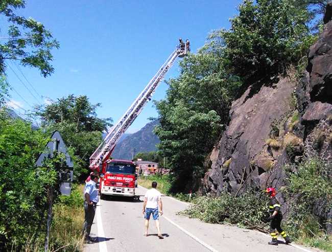 700 vigili fuoco intervento cuzzago premosello2