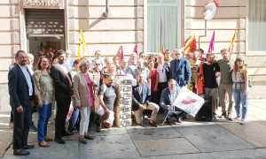 Foto consegna firme
