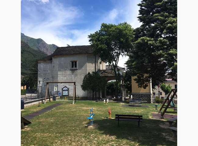 Premosello parco giochi e chiesa