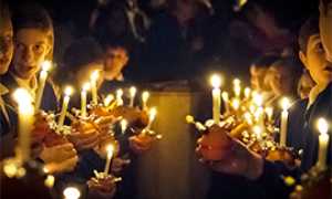 b bambini messa candele