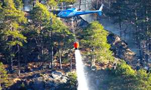 b incendio elicottero acqua