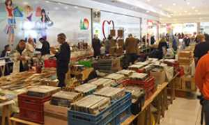 b mostra scambio shopping center