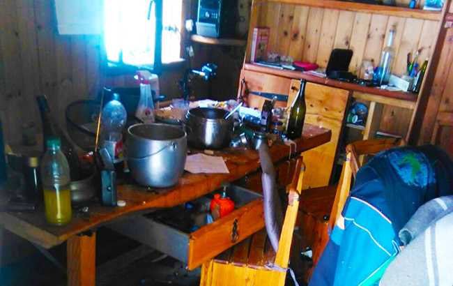 baita devastata interno