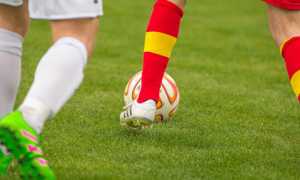 calcio palla gambe