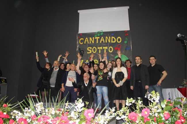 cantandosottolapieve