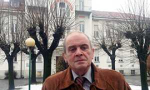 corta gallo facciata ospedale