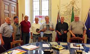 corta insieme dono giugno presentazione