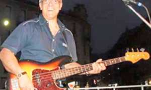 corta macri chitarra