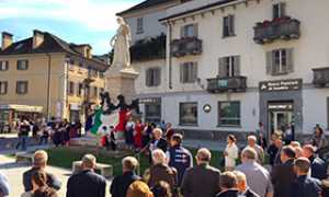 corta statua galletti