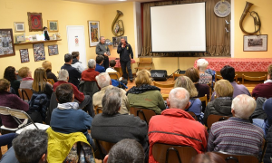 lavanchetto proiezione figli miniera sala piena