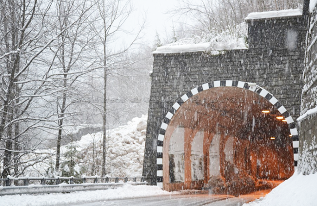 macugnaga galleria neve valanga