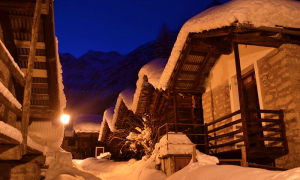 macugnaga neve baite notte luci walser