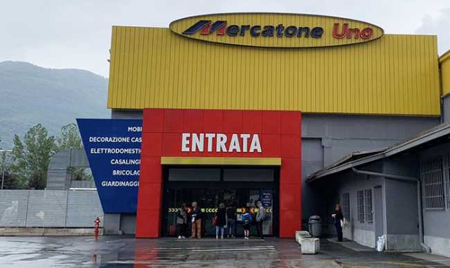 mercatone uno crevola chiuso