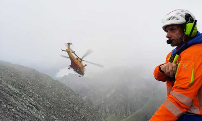 nebbia uomo montagna