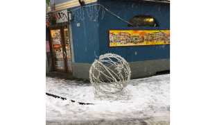 palla luminarie caduta 17