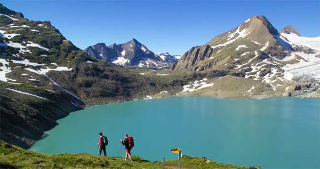 passo gries formazza lago escursionisti