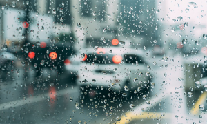 pioggia acqua vetro bagnato