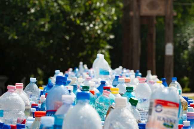 rifiuti plastica bottiglie