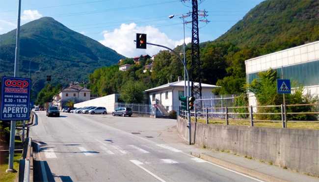 semaforo coop sottopassaggio villa