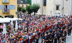 sfilata spazzacamini 16 gente piazza