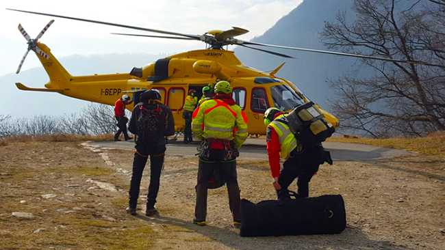 soccorso 118 elicottero salita spalle