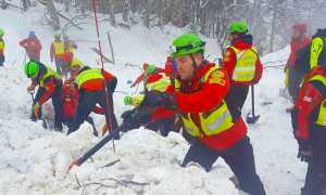 soccorso scavo neve hotel valanga