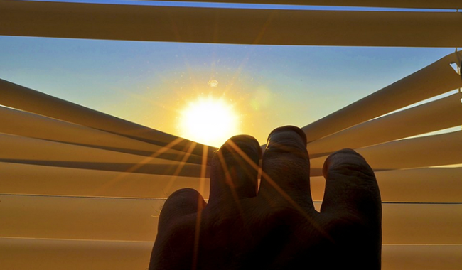 sole mano tapparella caldo