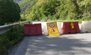 strada interrotta mergozzo frana mag 19 cartelli