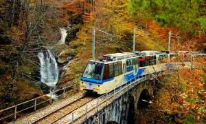 trenino vigezzina autunno cascata