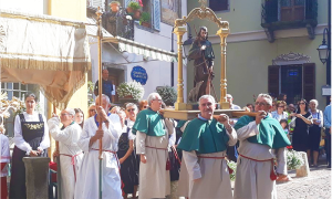 vanzone san carlo processione