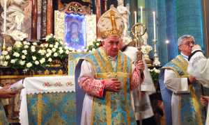 vescovo re madonna sangue 2016