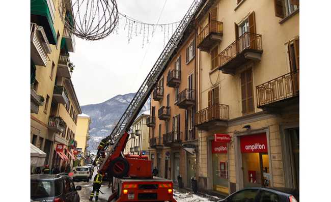 vigili fuoco tetto neve