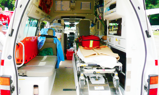 ambulanza interno dietro