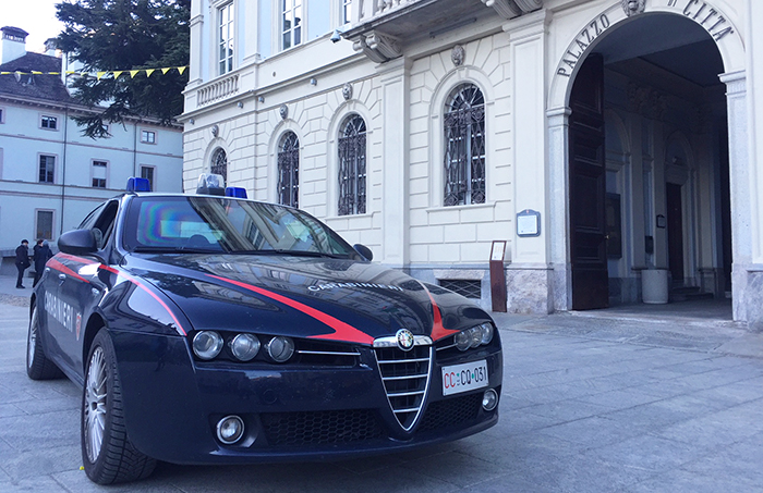 Viola il divieto di accesso ai locali: 20enne denunciato 