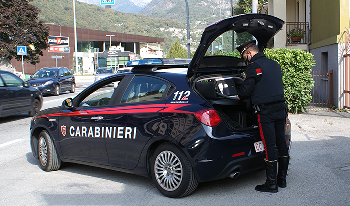 Grigliata con ferito: colpisce il padre dell'amico con una bottiglia, denunciato