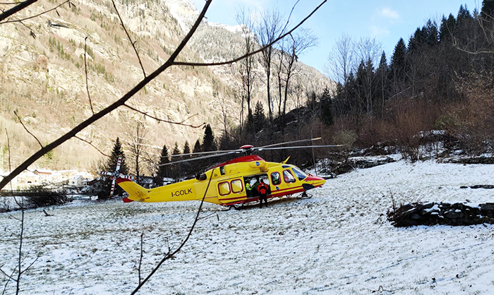 Cacciatore domese cade e si rompe il femore. Elitrasportato in ospedale