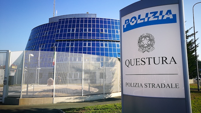 Accoltellò due persone: per un quarantenne vietati i locali pubblici 