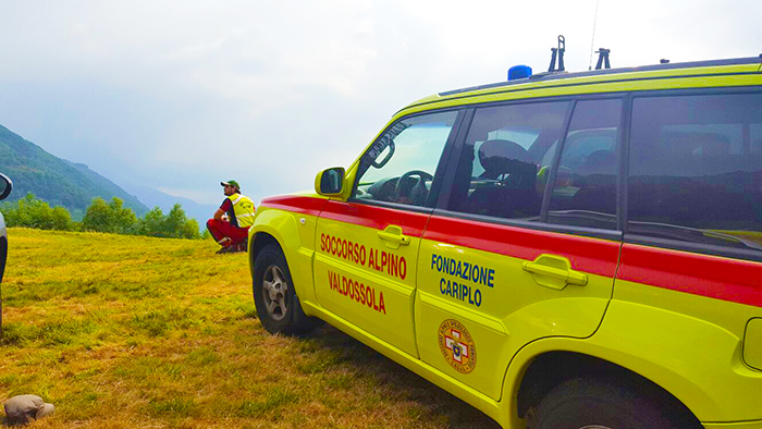 Escursionista con blocco renale fermo al bivacco. 5 ore a piedi per salvarlo. Si spera nel meteo per l'eliambulanza