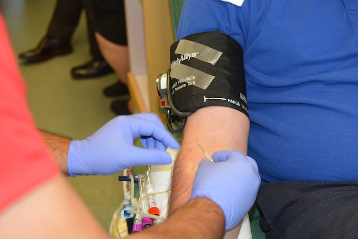 L'appello: non smettiamo di donare sangue