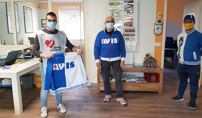 Io come te: il Cantante della Solidarietà Salvatore Ranieri dona generi alimentari a 300 famiglie in difficoltà 