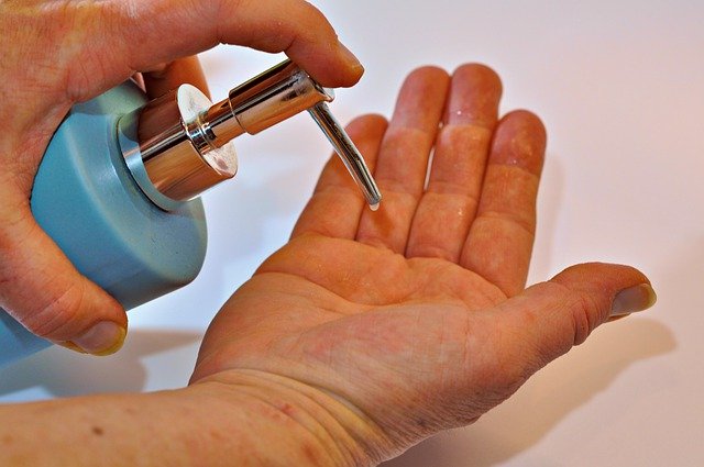 hand 4916619 640