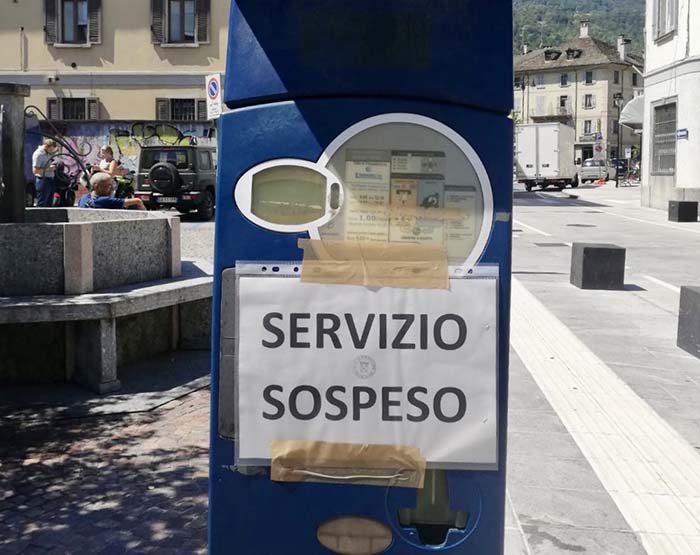 Sospeso il pagamento della sosta auto a Domo, manca il concessionario che gestisce i parcheggi blu