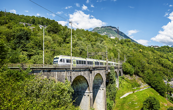 Affidata la produzione di 350 foto e tre clip video per esaltare Domodossola ed il Trenino Verde delle Alpi. Serviranno comparse
