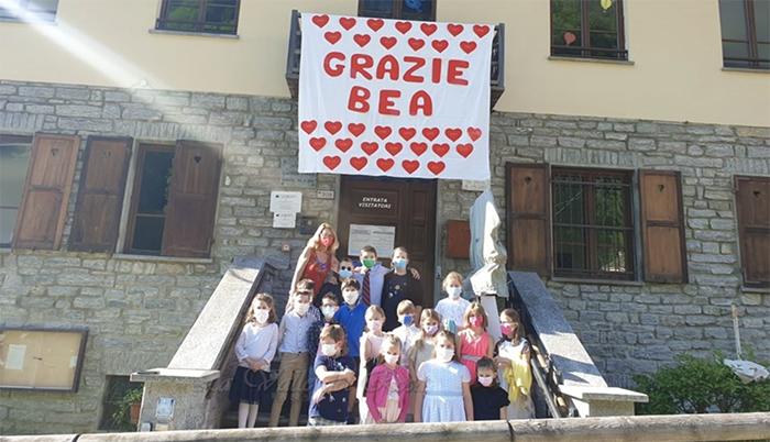 Ultimo giorno di scuola per la maestra di Macugnaga. Festa e ringraziamenti per "Bea" Maria Beatrice Tonietti . Foto