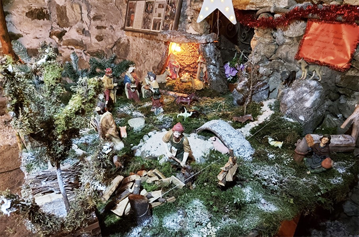 Anzasca: allestito il suggestivo presepe nella cripta di Croppo. Foto