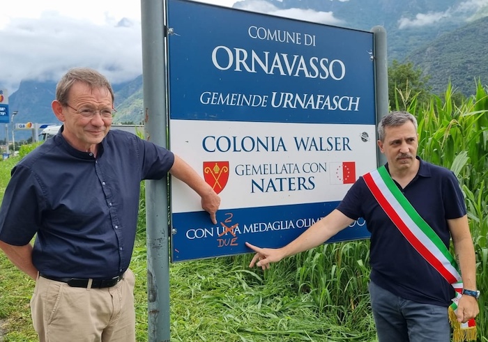 L'Ossola si prepara a festeggiare Elisa Longo Borghini, e a Ornavasso correggono il cartello all'ingresso del paese 