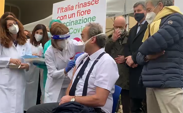Sono 10.252, tra cui 8.278 ultraottantenni, le persone che hanno ricevuto oggi il vaccino contro il Covid