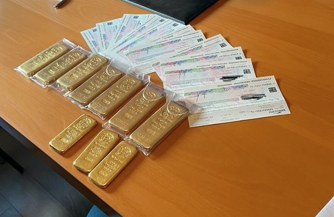 Distributore stradale ossolano coinvolto in articolato sistema di evasione fiscale. Sequestro di oro e soldi  per oltre 1 milione