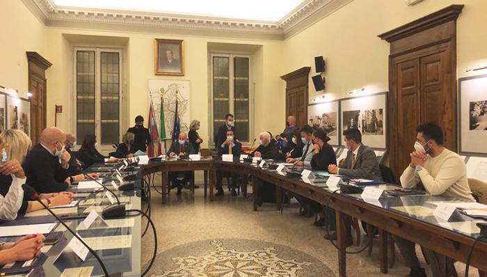 Martedì nuovo consiglio comunale a Domo: variazioni di bilancio, nomine dei rappresentanti in enti e istituzioni. Interpellanze da Pd e Lega